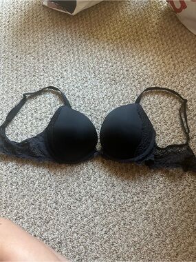 Victoria's Secret Black Lace T-Shirt Bra with Smooth Cups